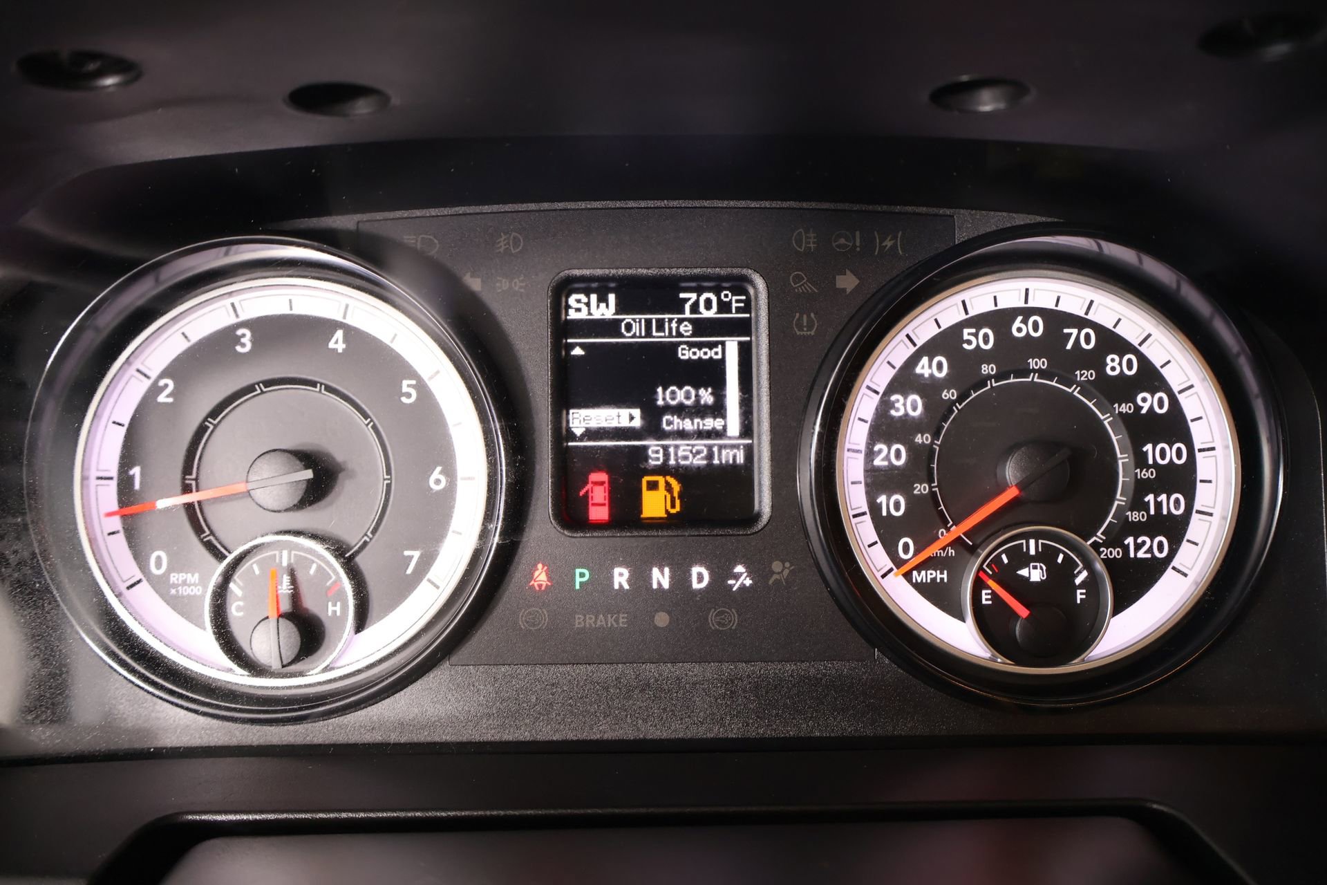 Used 2018 RAM 1500 Classic SLT image 4