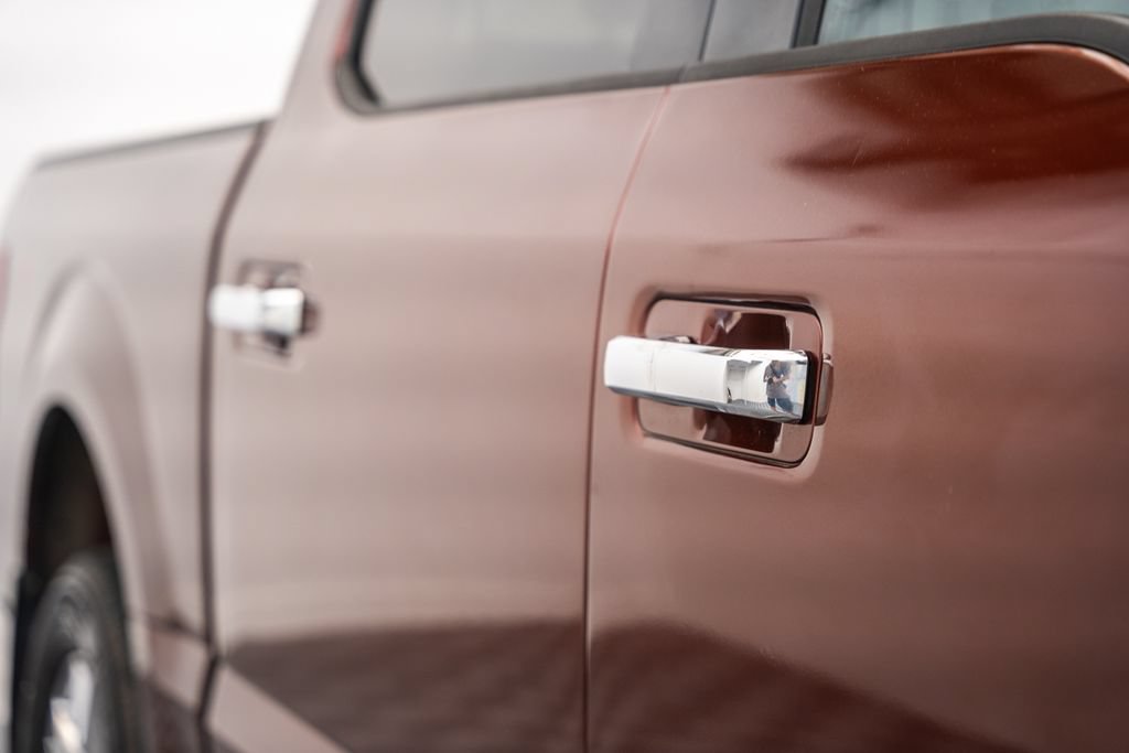 Used 2015 Ford F150 XLT w/ Equipment Group 302A Luxury AWD/4WD image 18