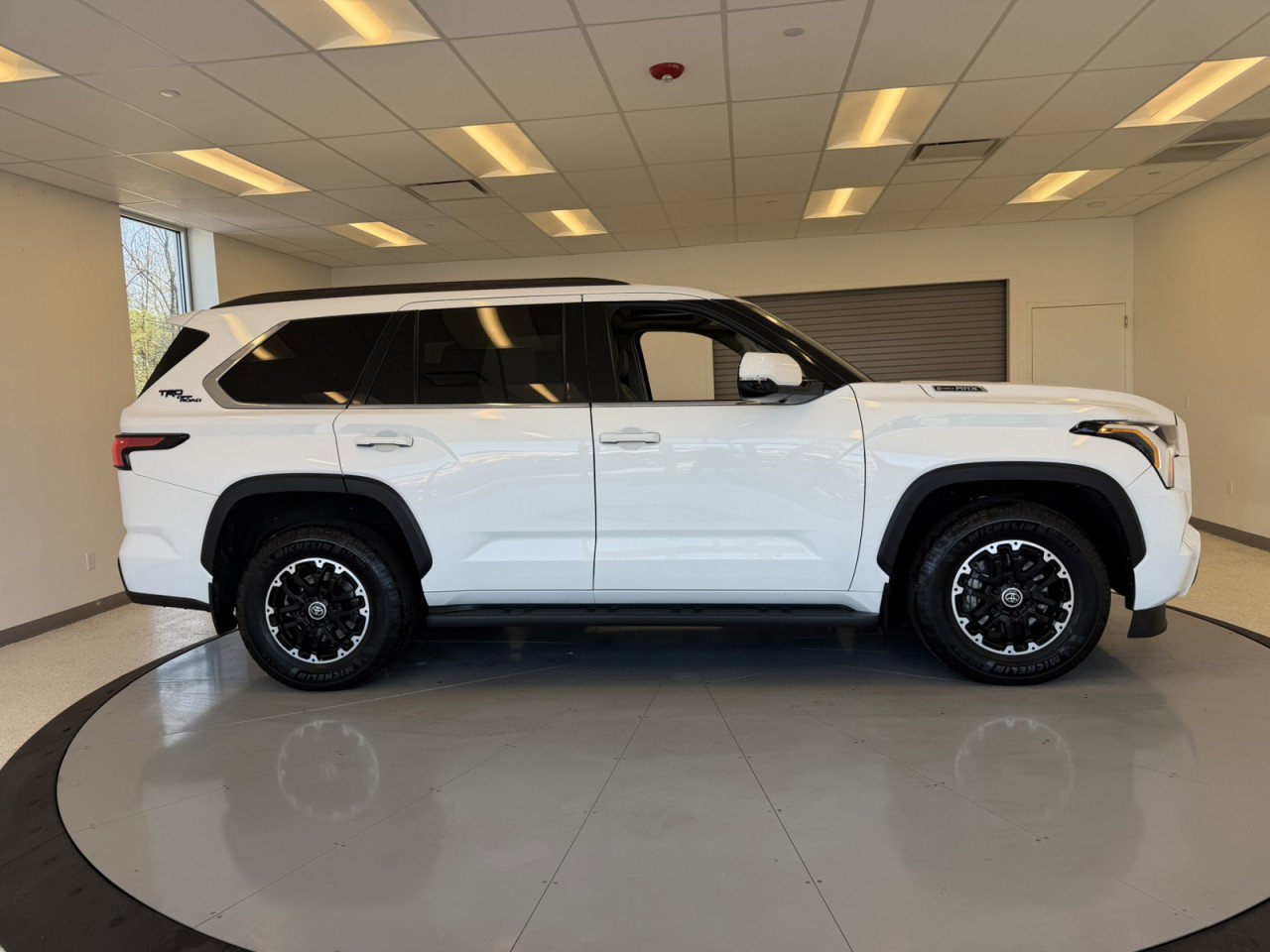 Used 2023 Toyota Sequoia SR5 w/ SR5 Premium Package image 7