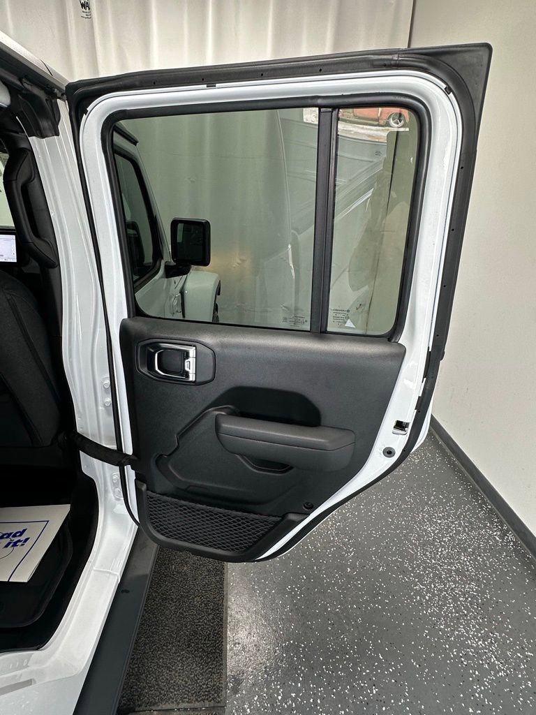 New 2025 Jeep Gladiator Sport AWD/4WD image 21
