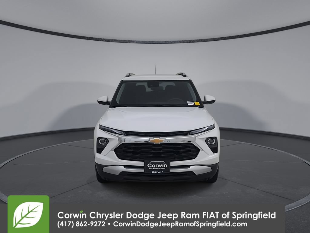 Used 2025 Chevrolet TrailBlazer LT AWD/4WD image 5