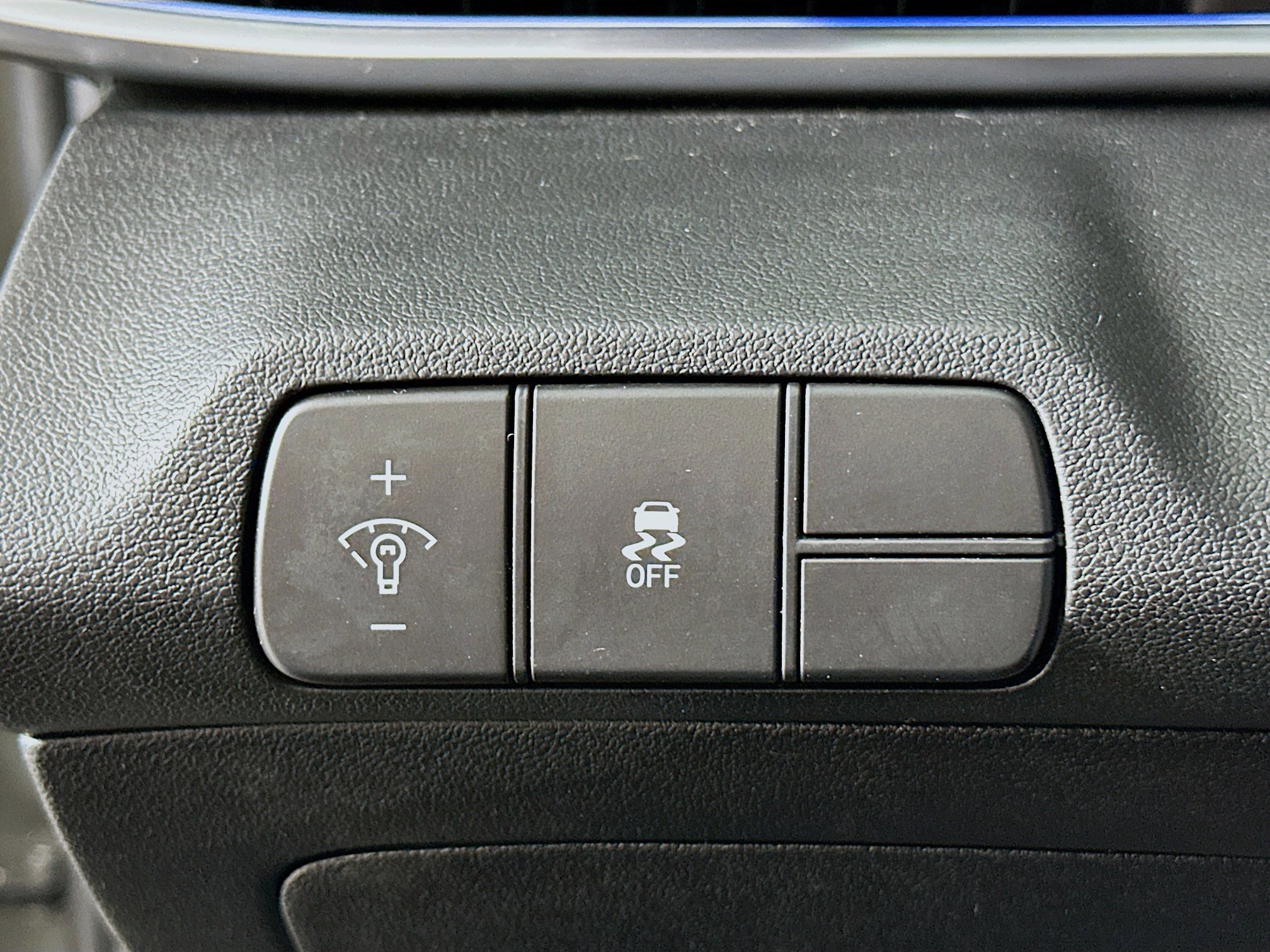 Used 2024 Hyundai Elantra SEL image 17