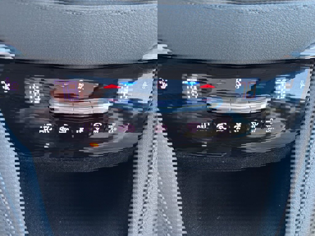 Used 2017 Cadillac XT5 Luxury w/ Driver Awareness Package image 29