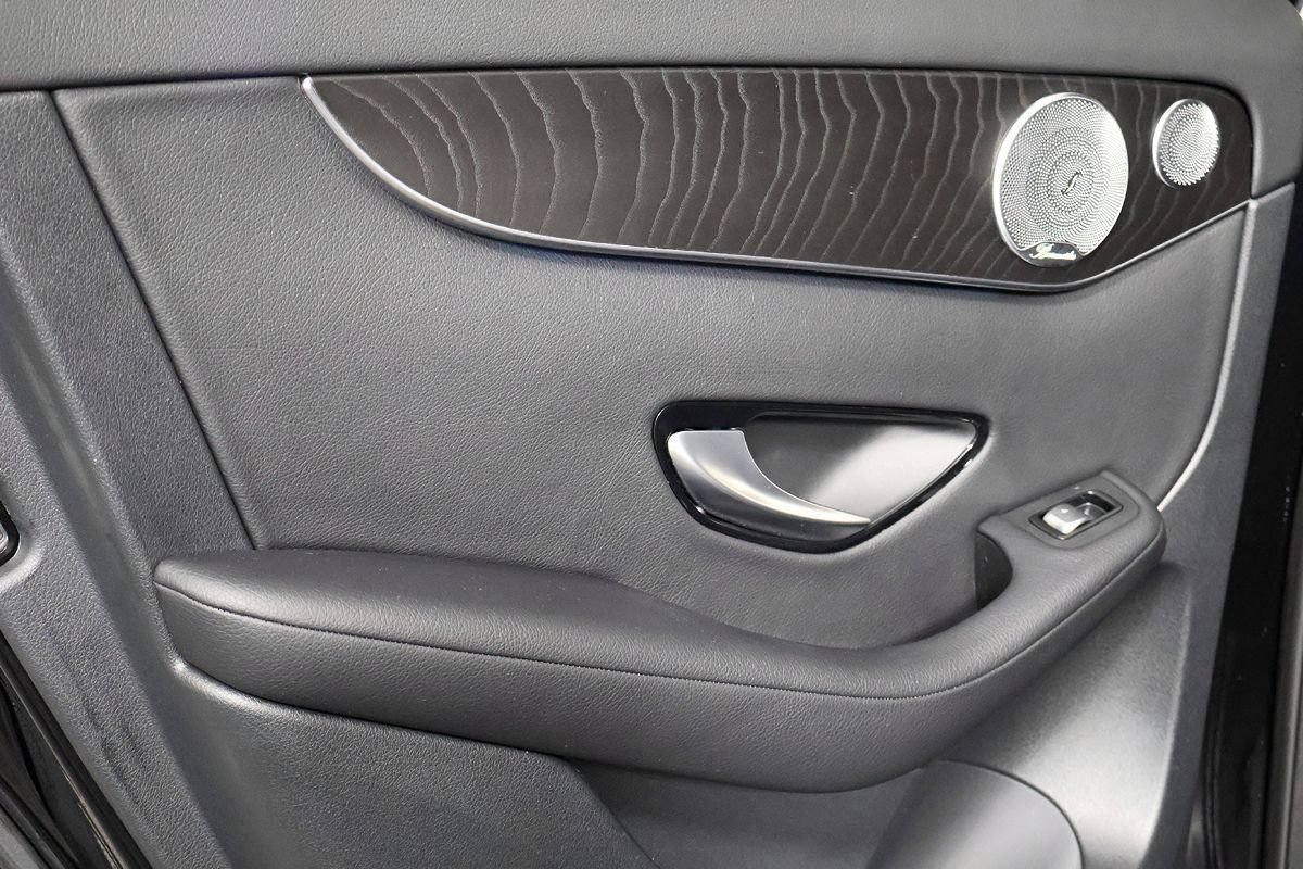 Used 2017 Mercedes-Benz GLC 300 4MATIC Coupe image 40