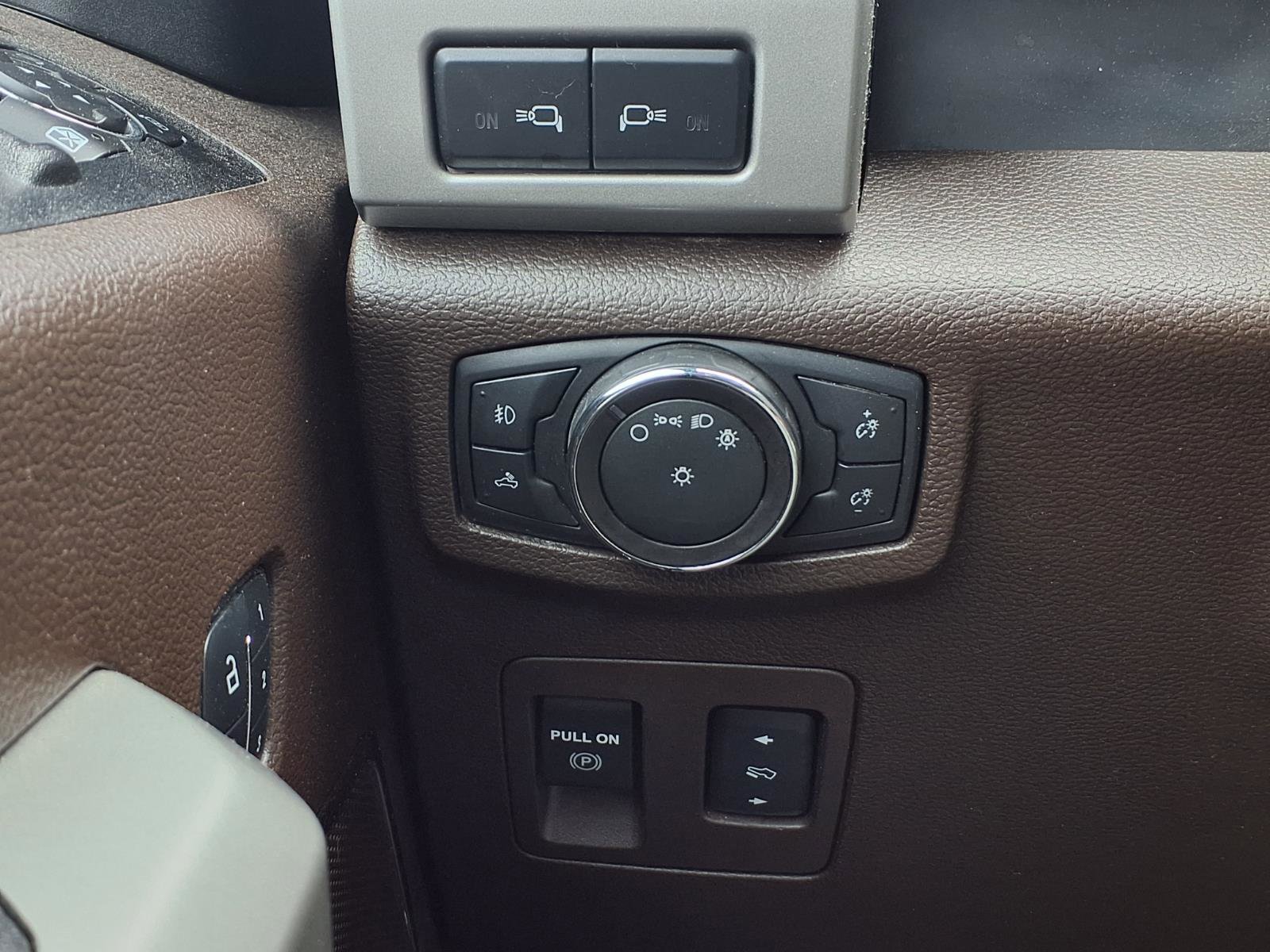 Used 2018 Ford F150 King Ranch w/ Equipment Group 601A Luxury AWD/4WD image 16