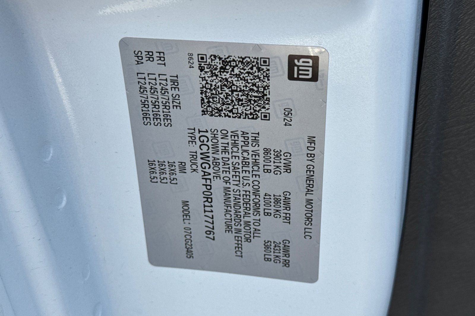 Used 2024 Chevrolet Express 2500 w/ Driver Convenience Package image 30