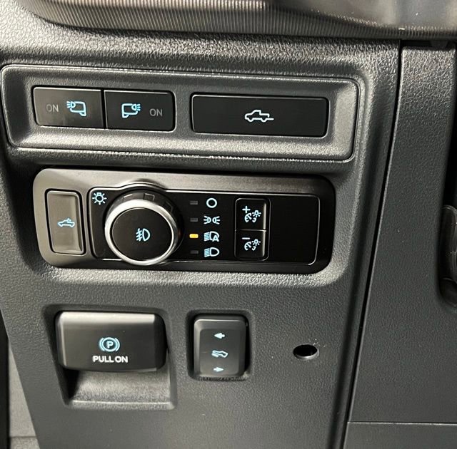 Used 2023 Ford F150 Platinum w/ FX4 Off-Road Package image 30