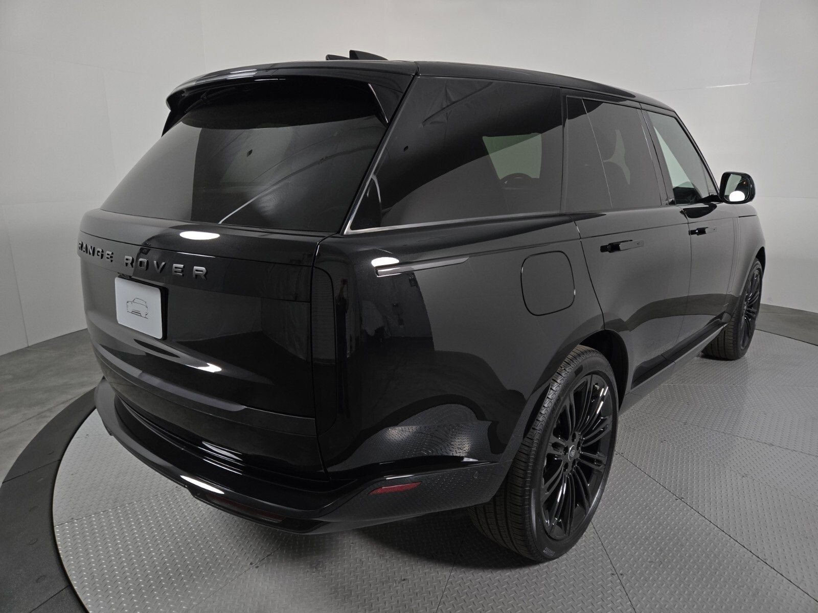 New 2025 Land Rover Range Rover SE image 2