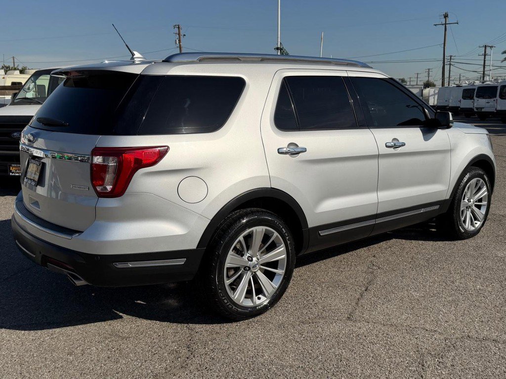 Used 2018 Ford Explorer Limited w/ Ford Safe & Smart Package FWD image 6