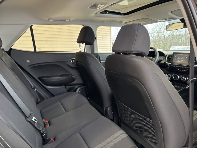 Used 2023 Hyundai Venue SEL image 27