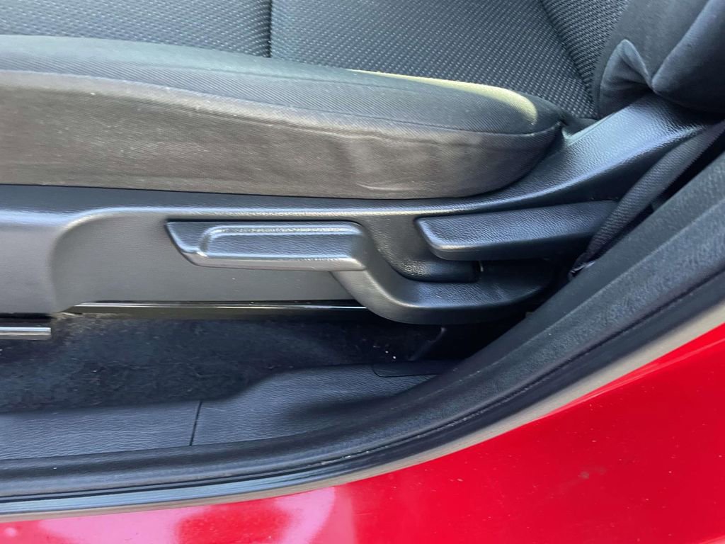 Used 2016 Honda HR-V LX image 29