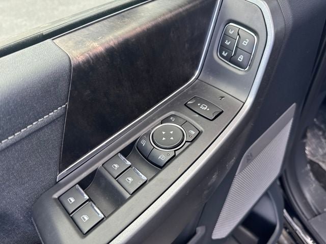 New 2026 Ford F350 Lariat w/ Black Appearance Package AWD/4WD image 12