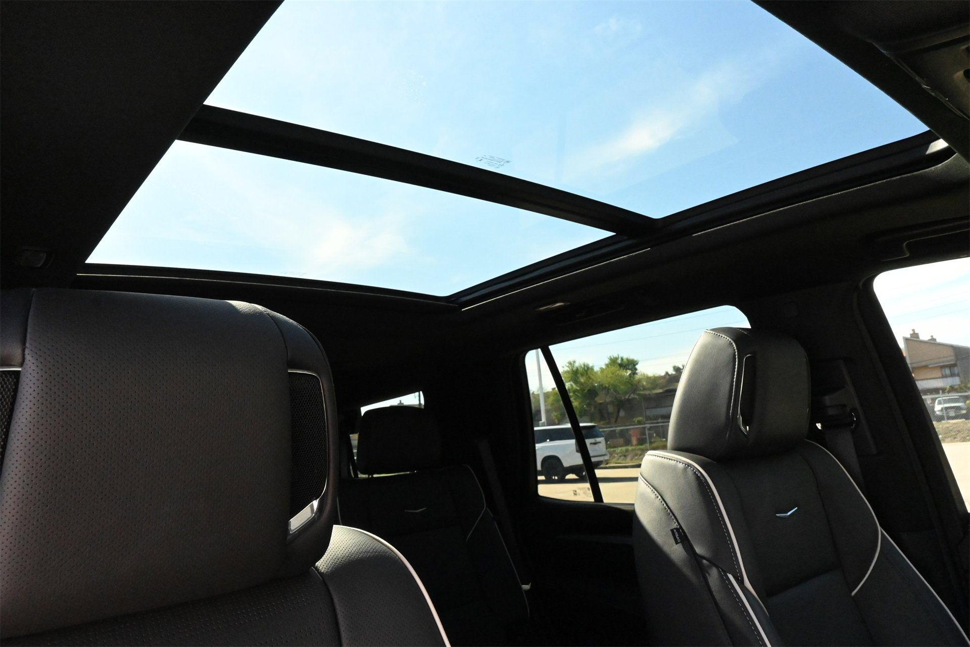 Certified 2025 Cadillac Escalade Sport w/ LPO, Floor Liner Package image 26