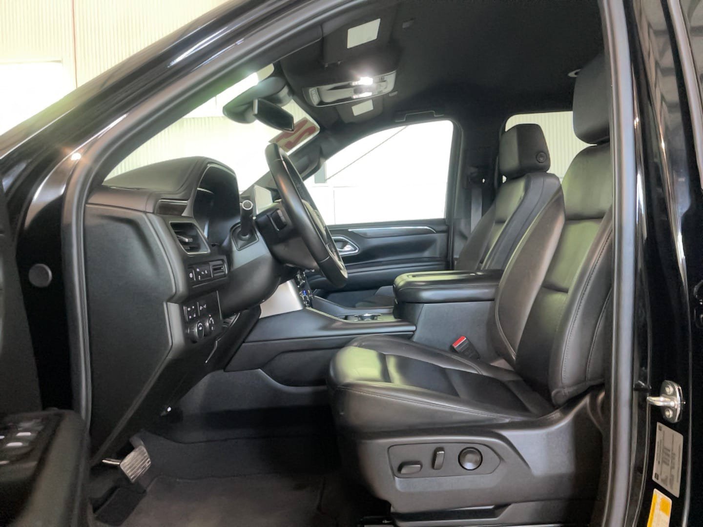 Used 2024 Chevrolet Suburban LT AWD/4WD image 6