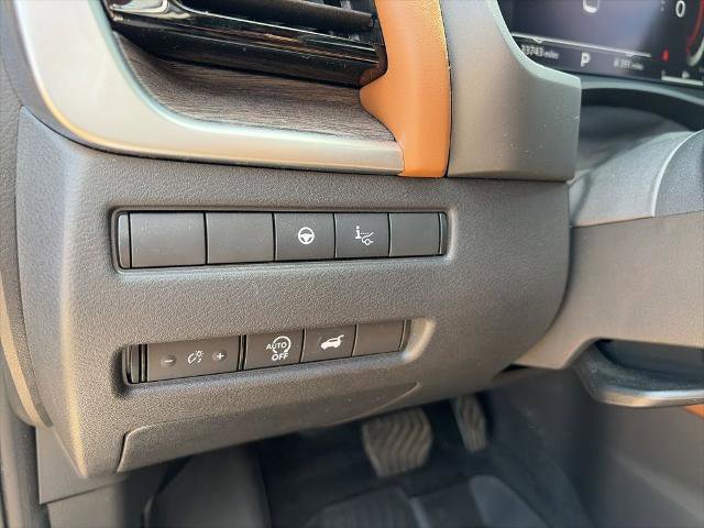 Certified 2024 Nissan Rogue Platinum w/ Platinum Premium Package FWD image 15