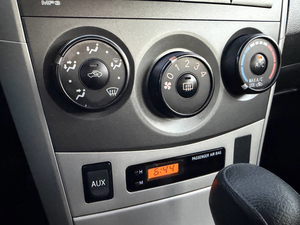 Used 2010 Toyota Corolla S image 22