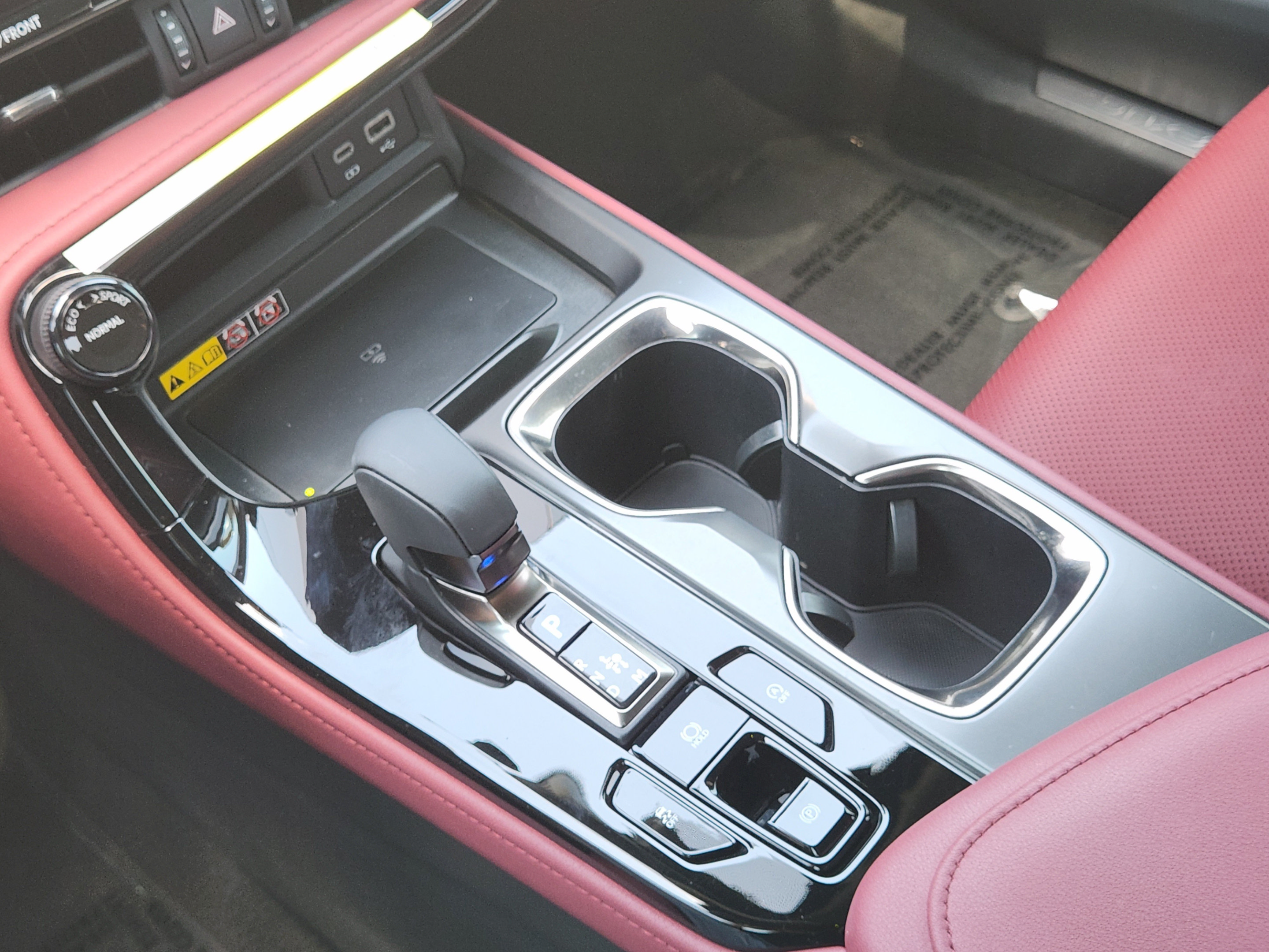 Used 2025 Lexus NX 250 FWD w/ Accessory Package (2T) image 15