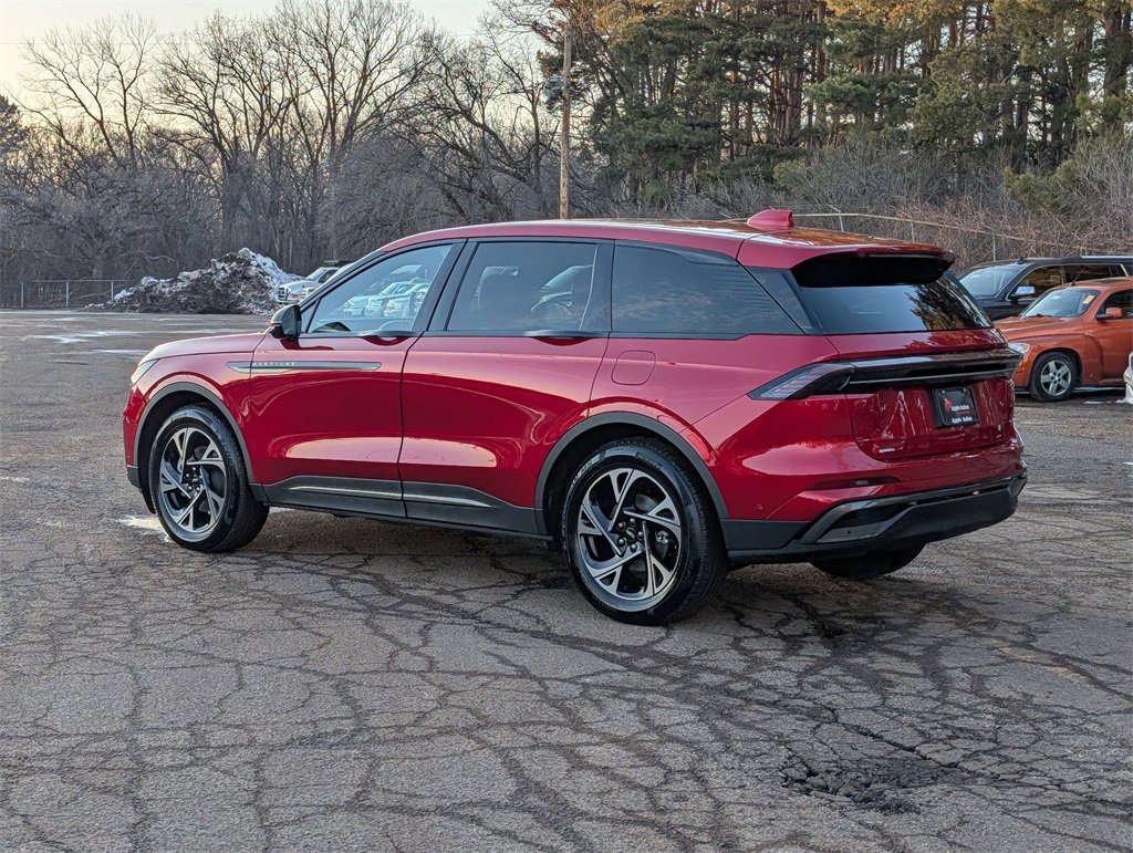 Used 2024 Lincoln Nautilus Premier w/ Equipment Group 102A image 4