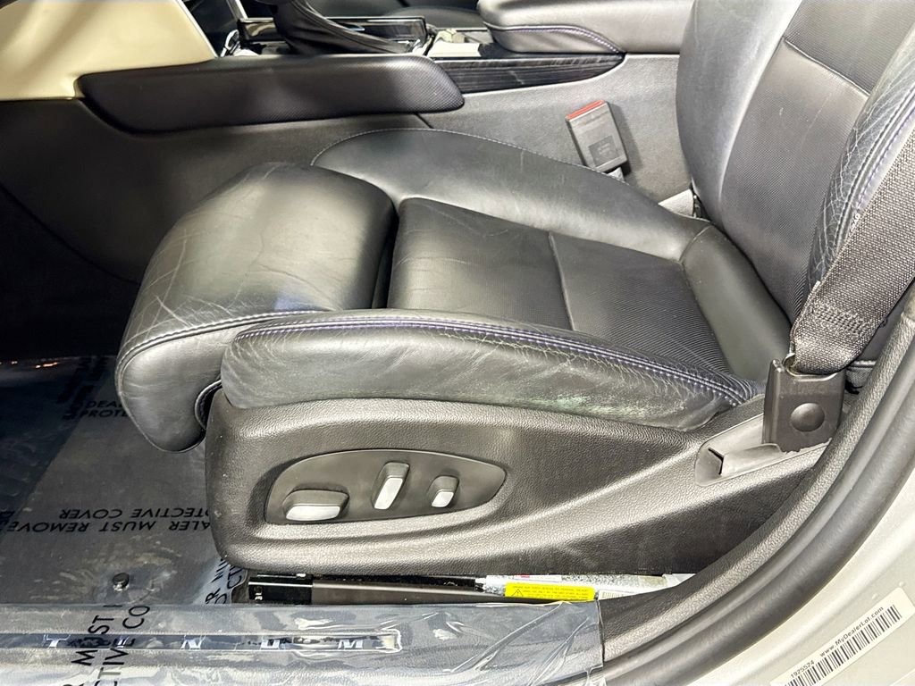 Used 2013 Cadillac XTS Platinum image 24