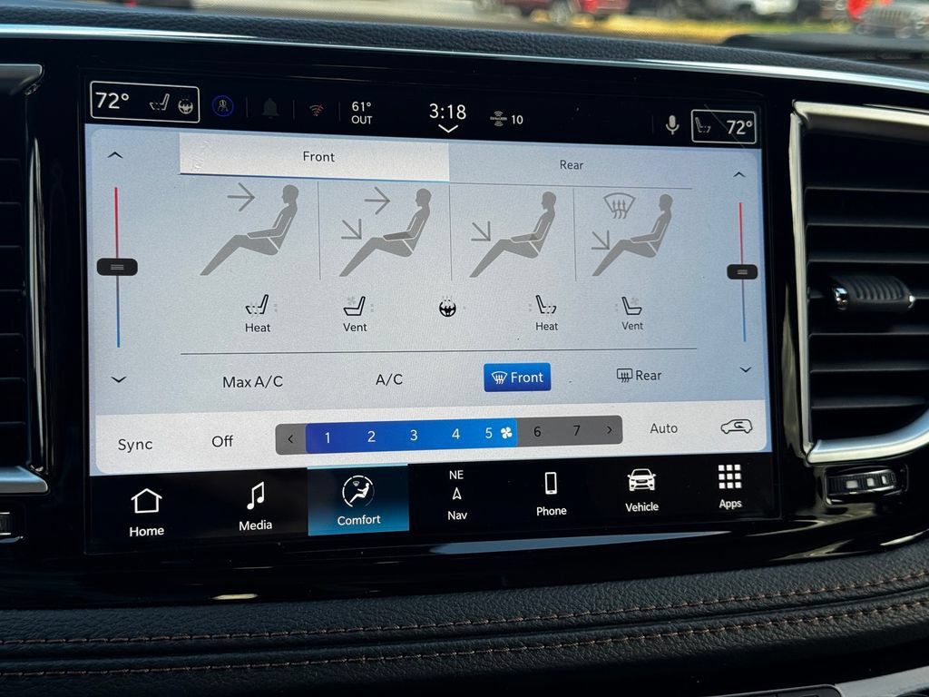 New 2026 Chrysler Pacifica Pinnacle w/ Trailer Tow Group AWD/4WD image 33