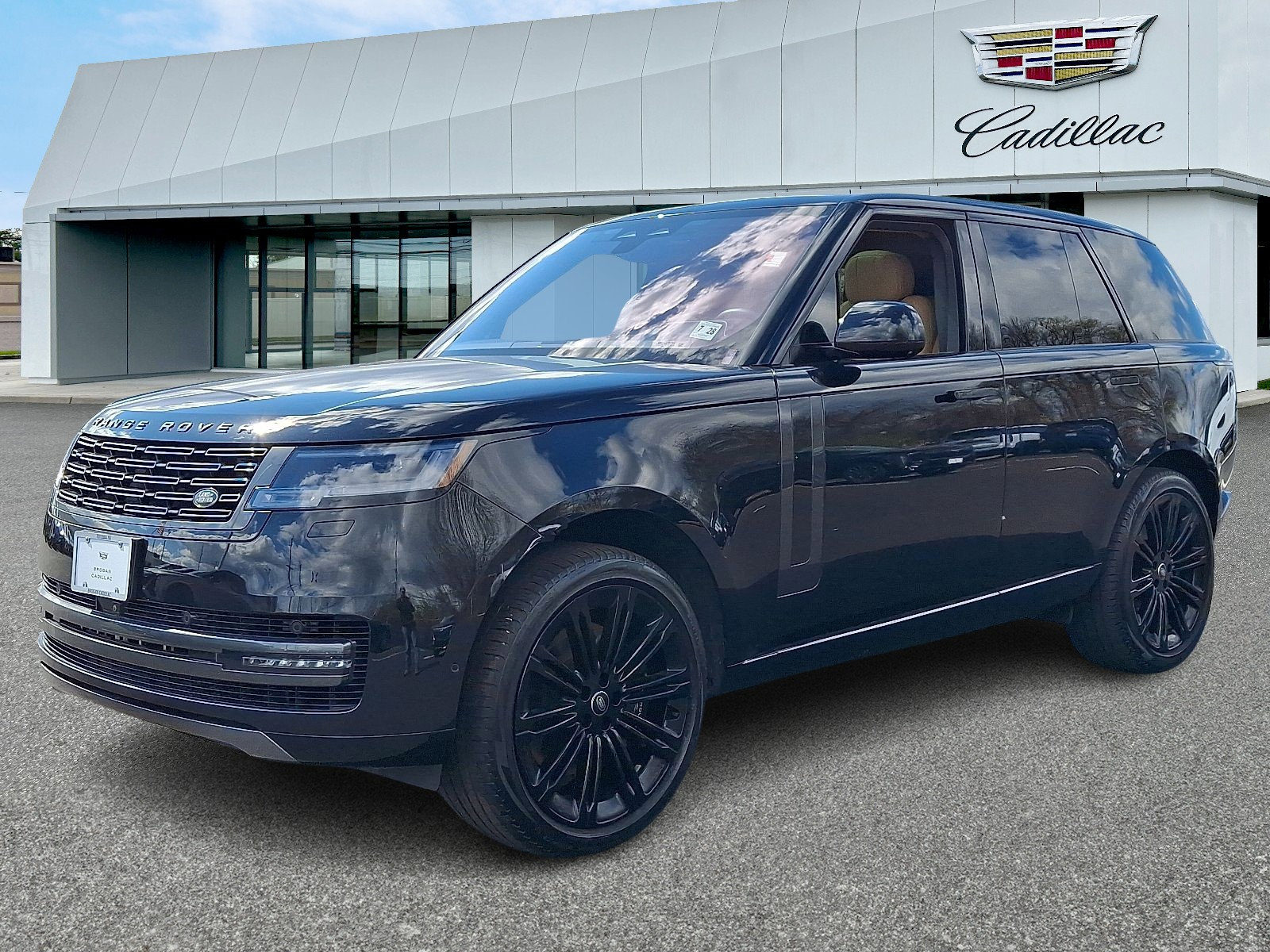 Used 2023 Land Rover Range Rover SE image 3