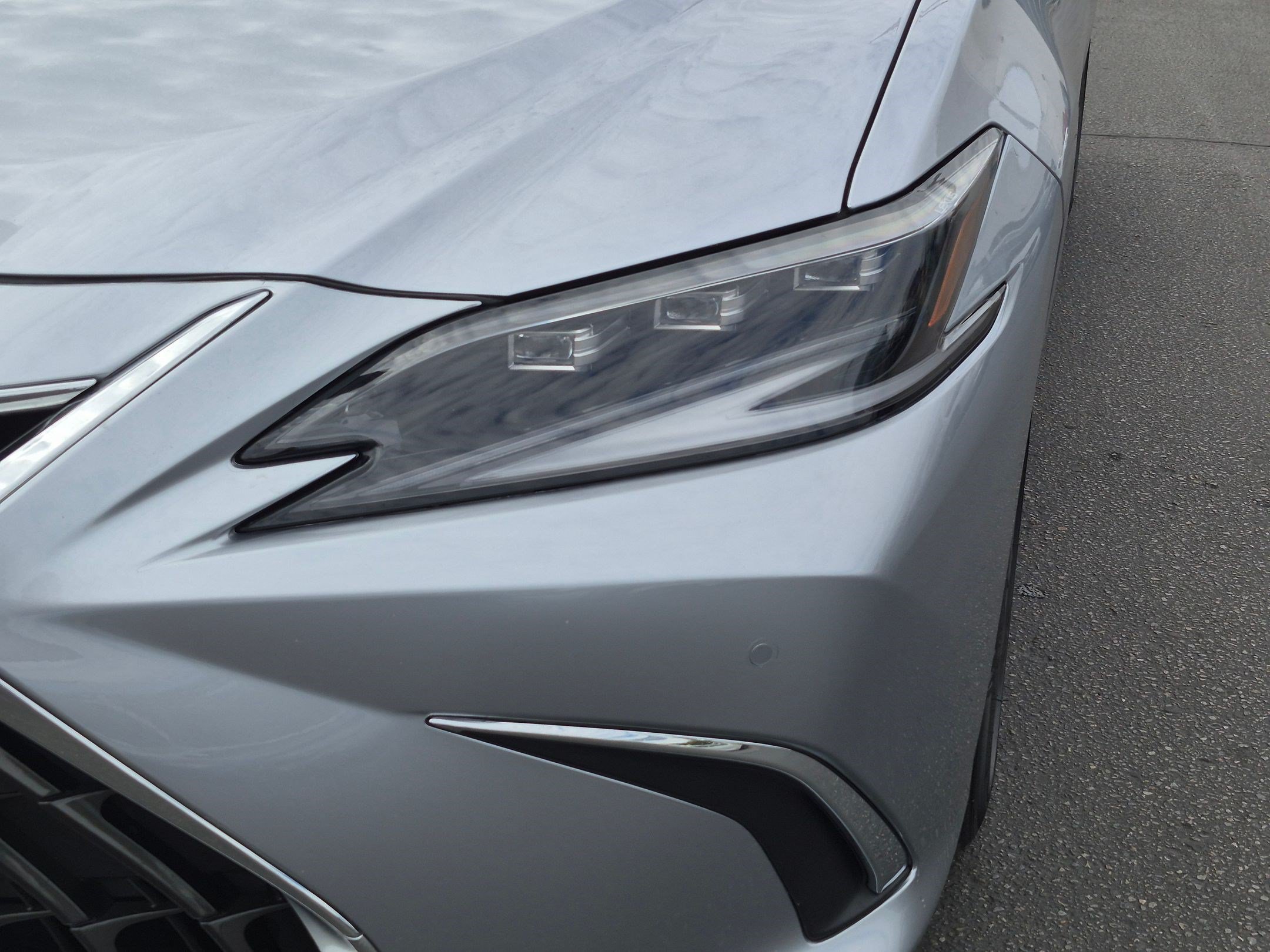 Used 2025 Lexus ES 350 Ultra Luxury FWD image 12