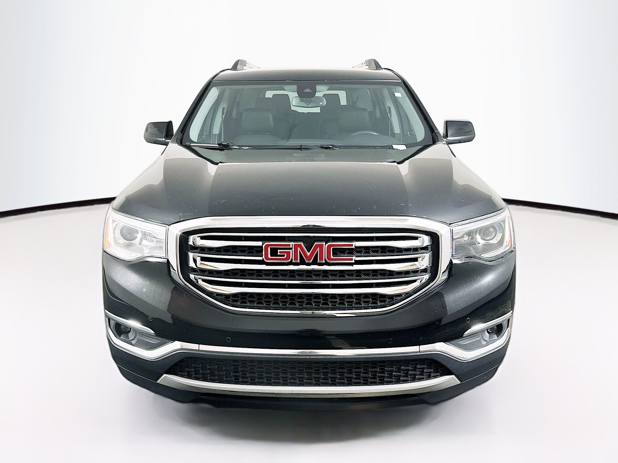 Used 2018 GMC Acadia SLT w/ LPO, Cargo Package FWD image 2