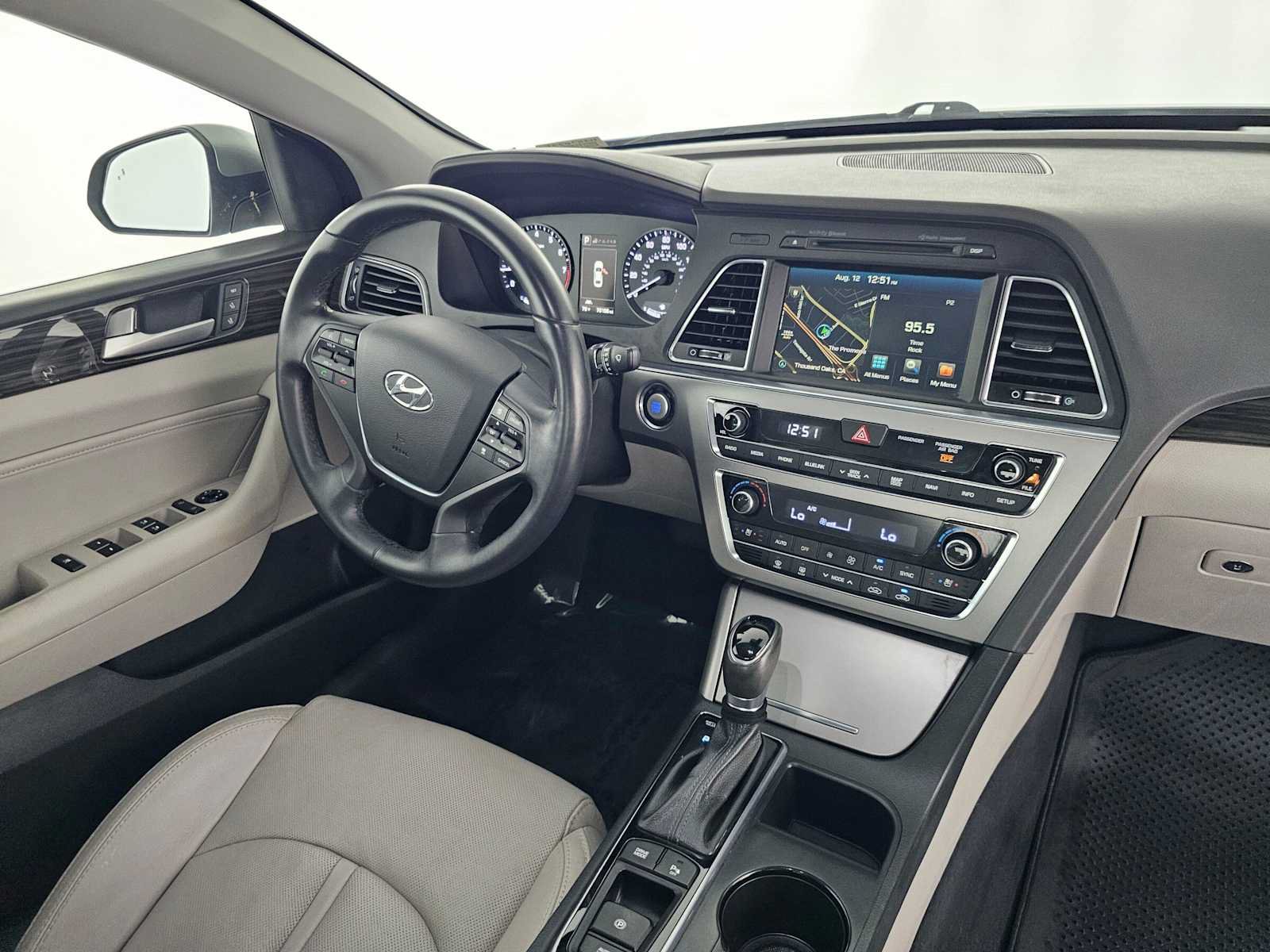 Used 2017 Hyundai Sonata Limited w/ Ultimate Package 04 FWD image 11