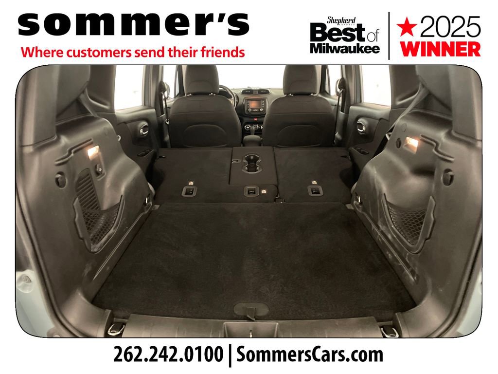 Used 2017 Jeep Renegade Latitude w/ Popular Equipment Group image 27