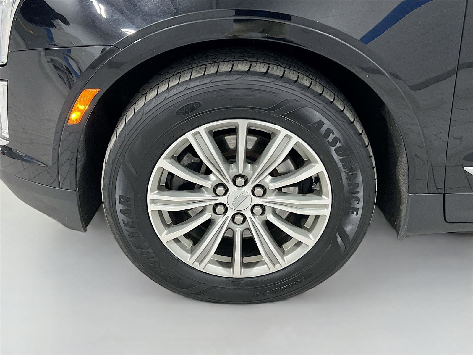 Used 2017 Cadillac XT5 Luxury image 32