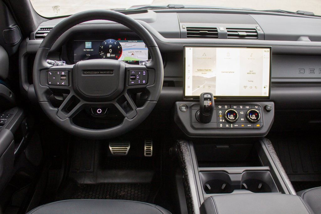 Used 2026 Land Rover Defender 110 image 13