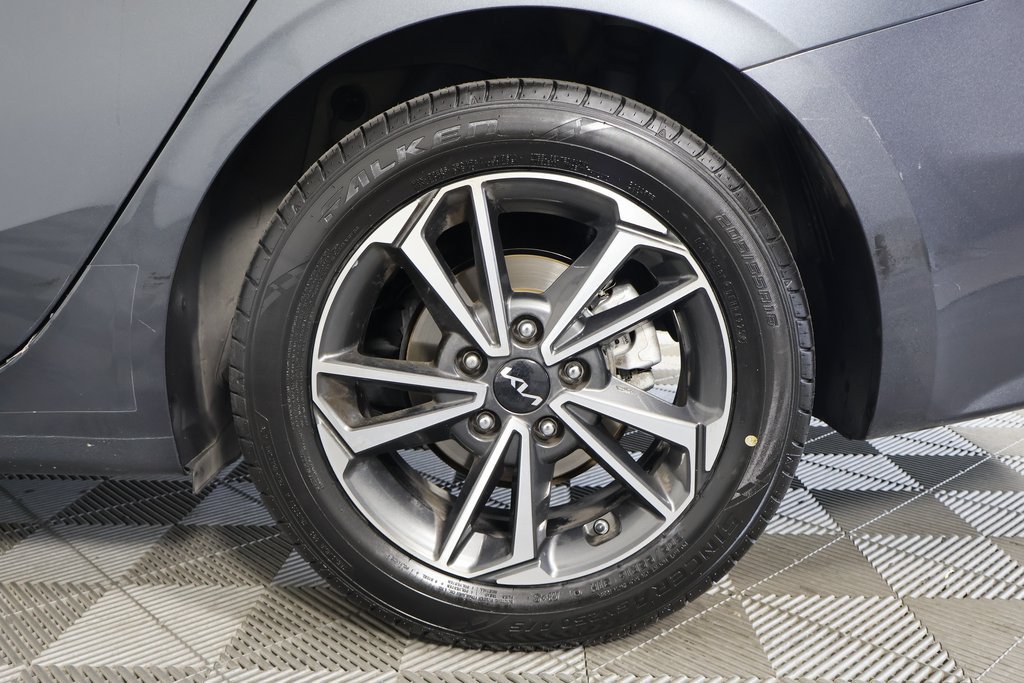 Used 2022 Kia Forte LXS FWD image 14