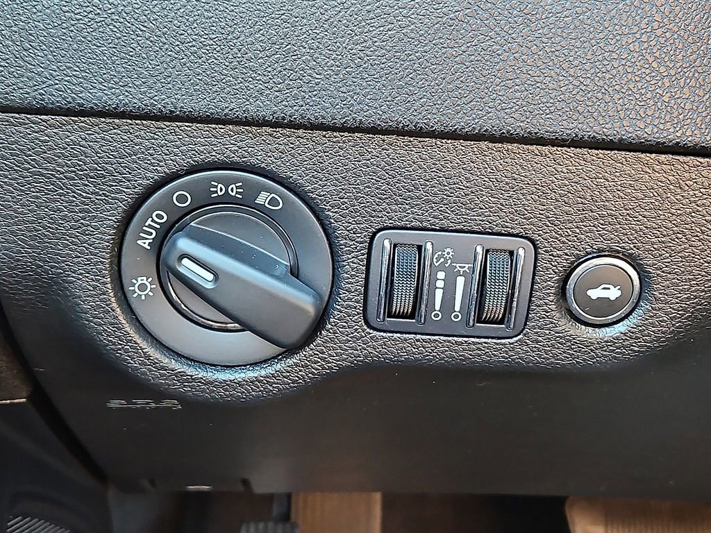 Used 2023 Dodge Charger GT w/ Blacktop Package image 25