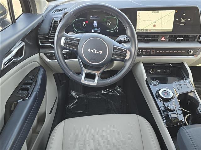 Used 2024 Kia Sportage EX image 11