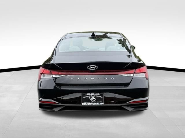 Used 2023 Hyundai Elantra SEL FWD image 5