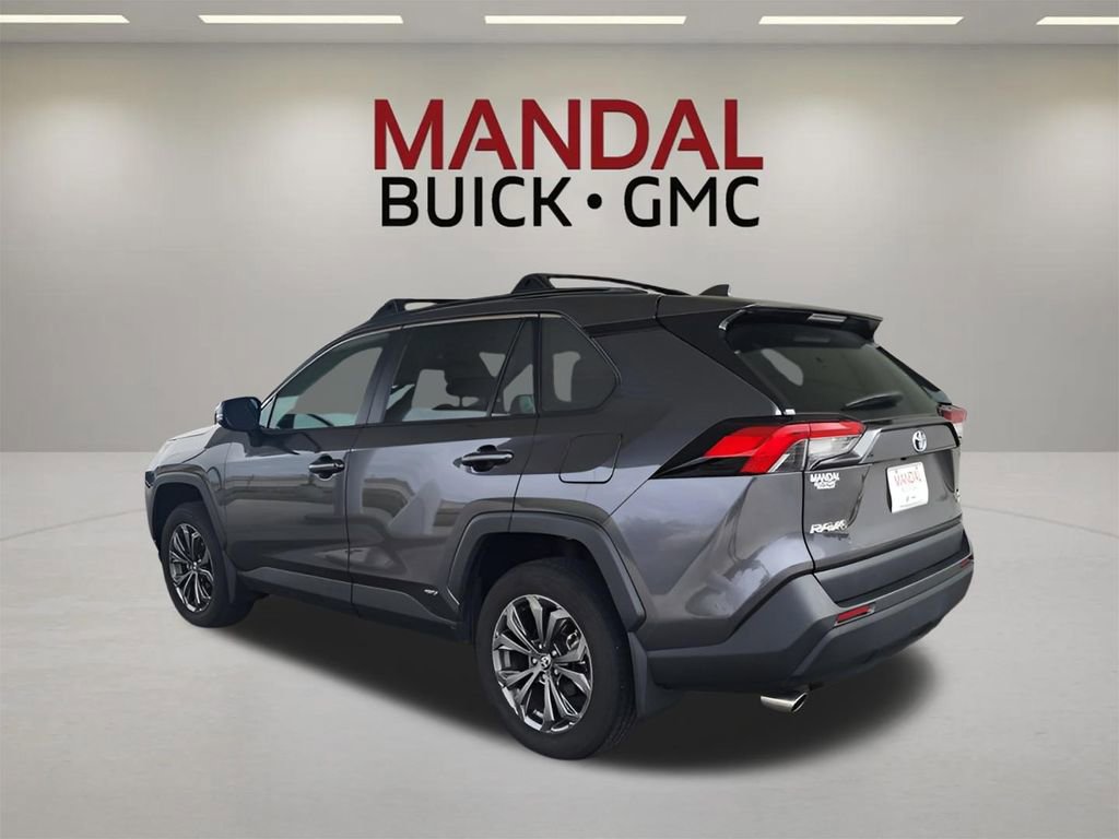 Used 2024 Toyota RAV4 XLE Premium AWD/4WD image 4