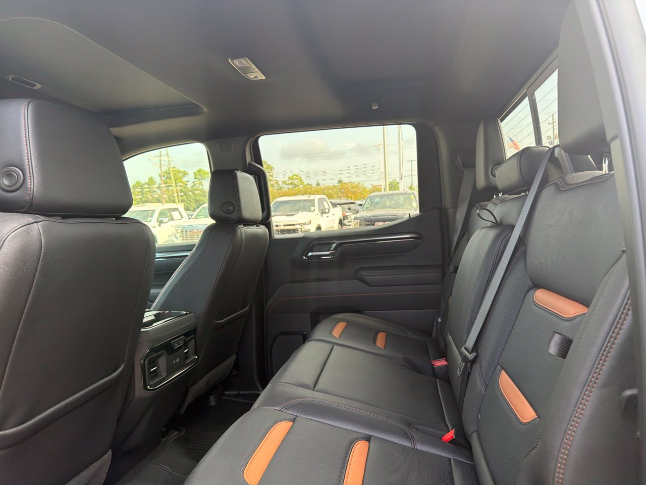 Used 2025 GMC Sierra 1500 AT4 w/ AT4 Premium Package AWD/4WD image 12
