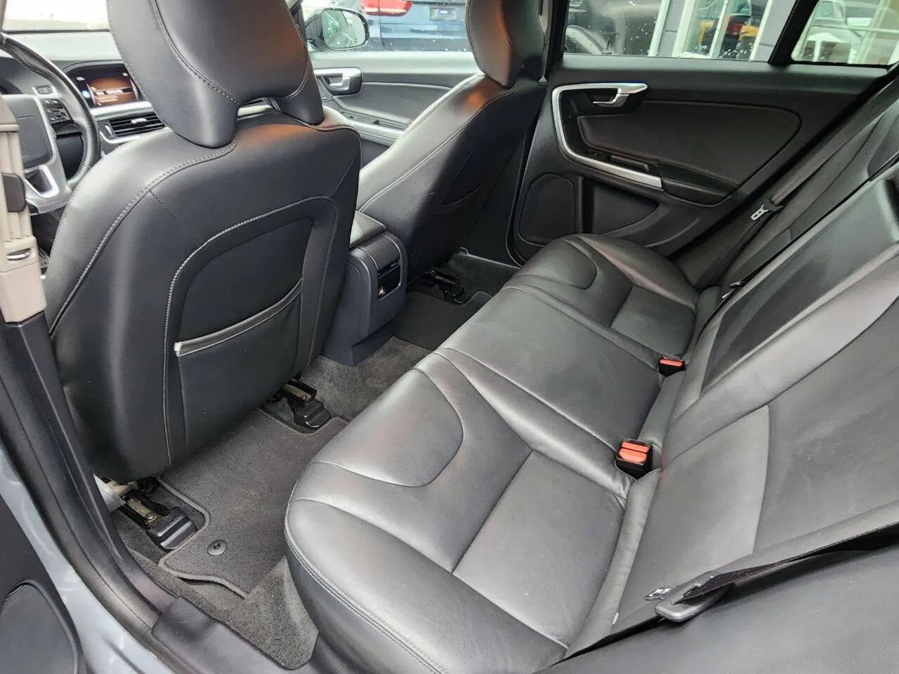Used 2018 Volvo V60 T5 Cross Country AWD/4WD image 11