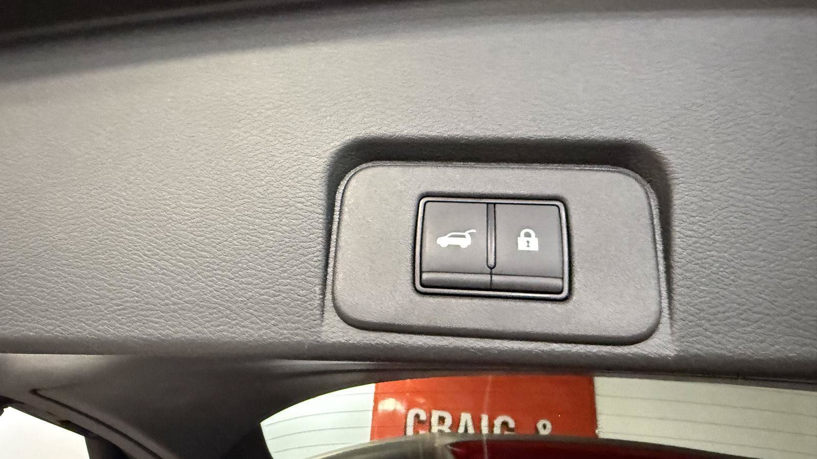 Used 2025 Nissan Rogue SL AWD/4WD image 22