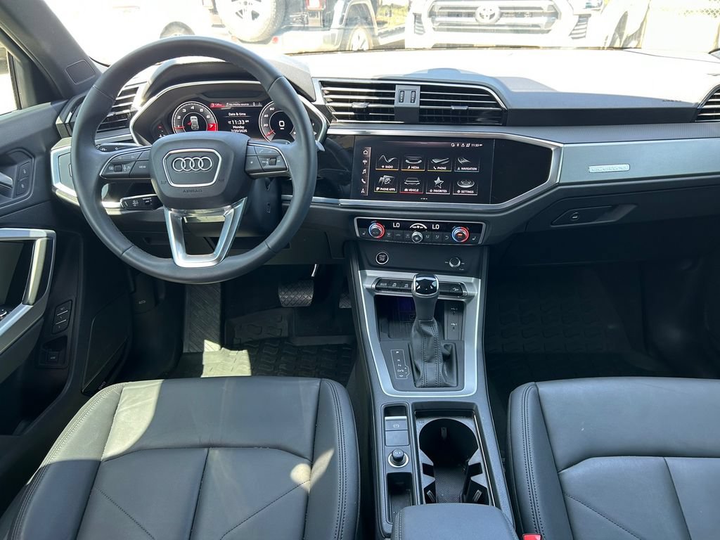 Used 2025 Audi Q3 2.0T Premium Plus w/ Premium Plus Package AWD/4WD image 18