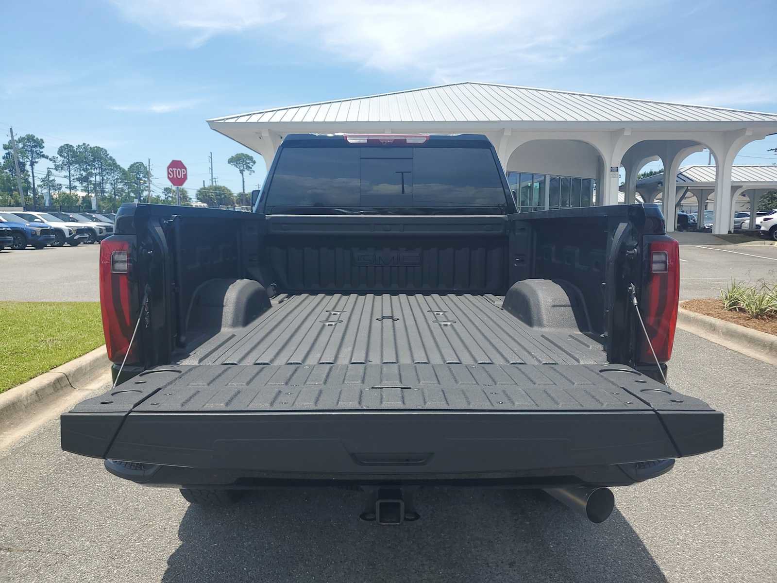 Used 2025 GMC Sierra 2500 Denali Ultimate AWD/4WD image 5