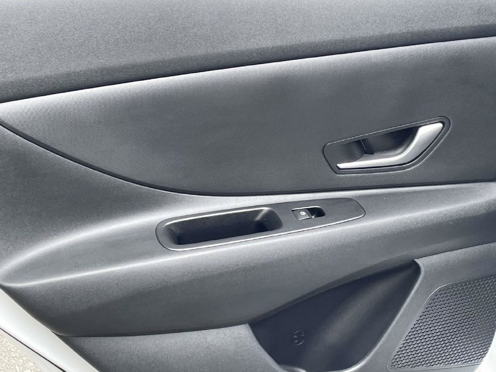 Certified 2024 Hyundai Elantra SEL FWD image 9