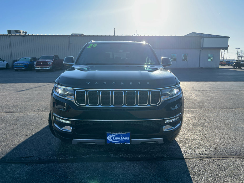 Used 2024 Jeep Wagoneer L Series II w/ Flexible Seating Group image 3