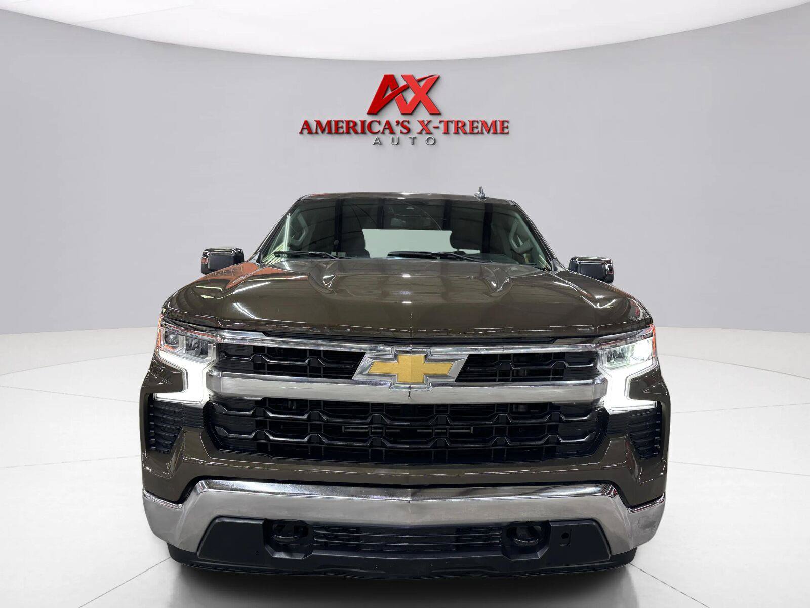 Used 2023 Chevrolet Silverado 1500 LT AWD/4WD image 10