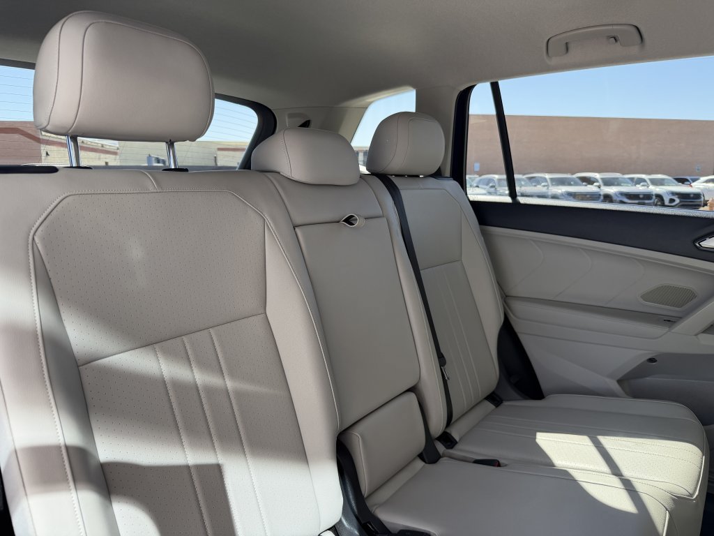 Used 2022 Volkswagen Tiguan SE FWD image 39