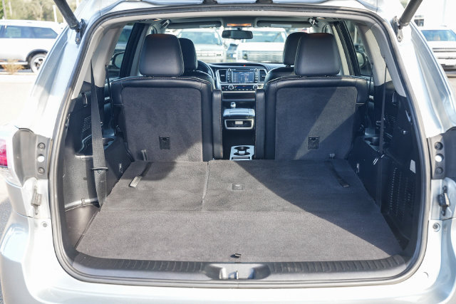 Used 2016 Toyota Highlander Limited AWD/4WD image 29