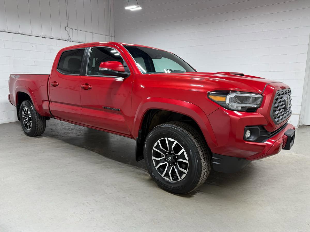 Used 2023 Toyota Tacoma TRD Sport image 3