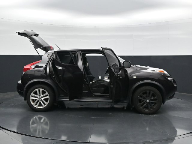Used 2014 Nissan Juke S FWD image 51