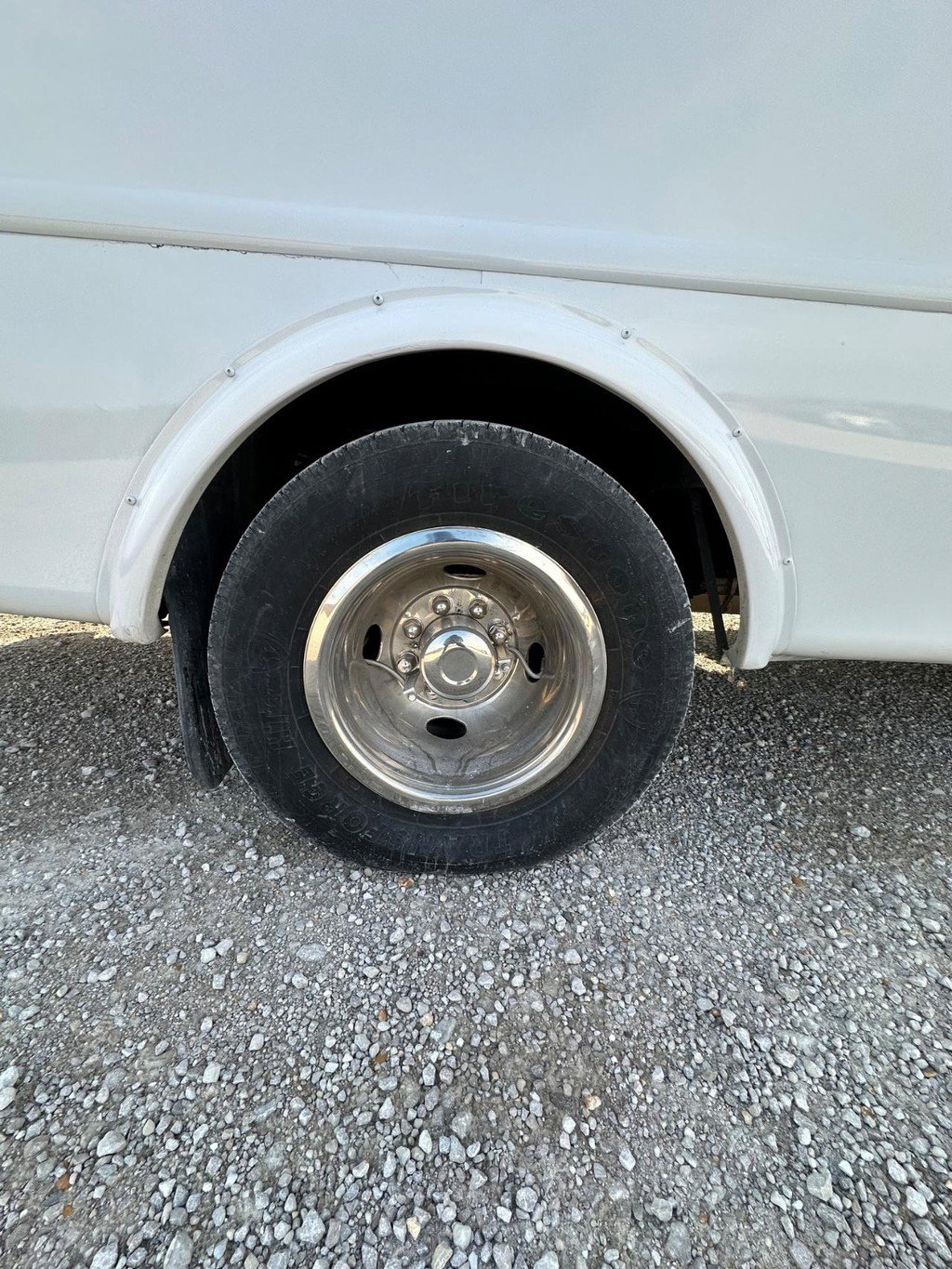 Used 2013 Ford E-450 and Econoline 450 Super Duty w/ Shuttle Bus Prep Pkg image 29