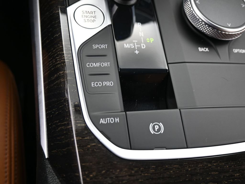 Used 2021 BMW 330i Sedan w/ Premium Package image 32